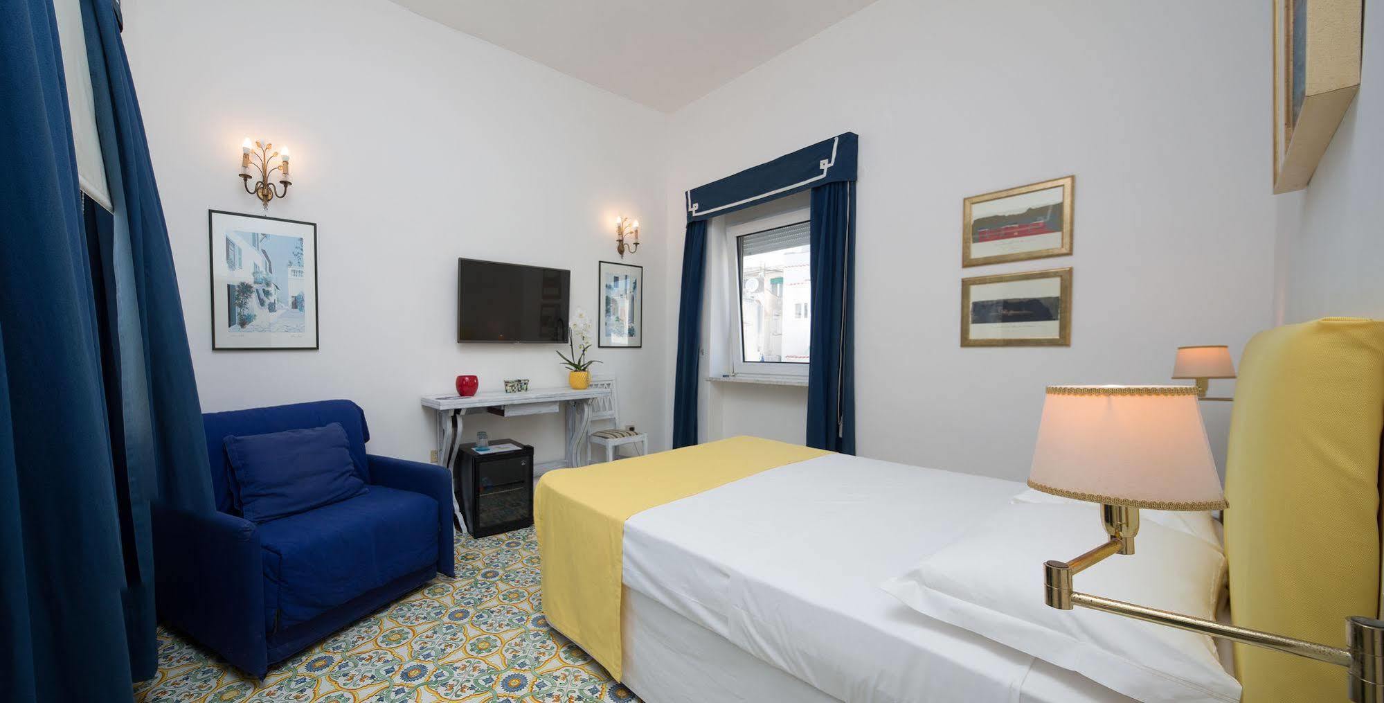 Marlin Guest House Capri Buitenkant foto