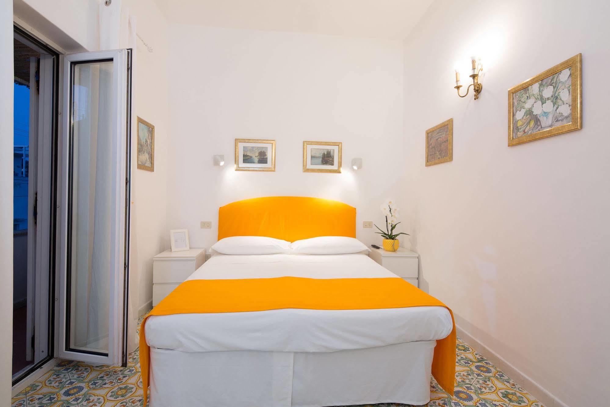 Marlin Guest House Capri Buitenkant foto
